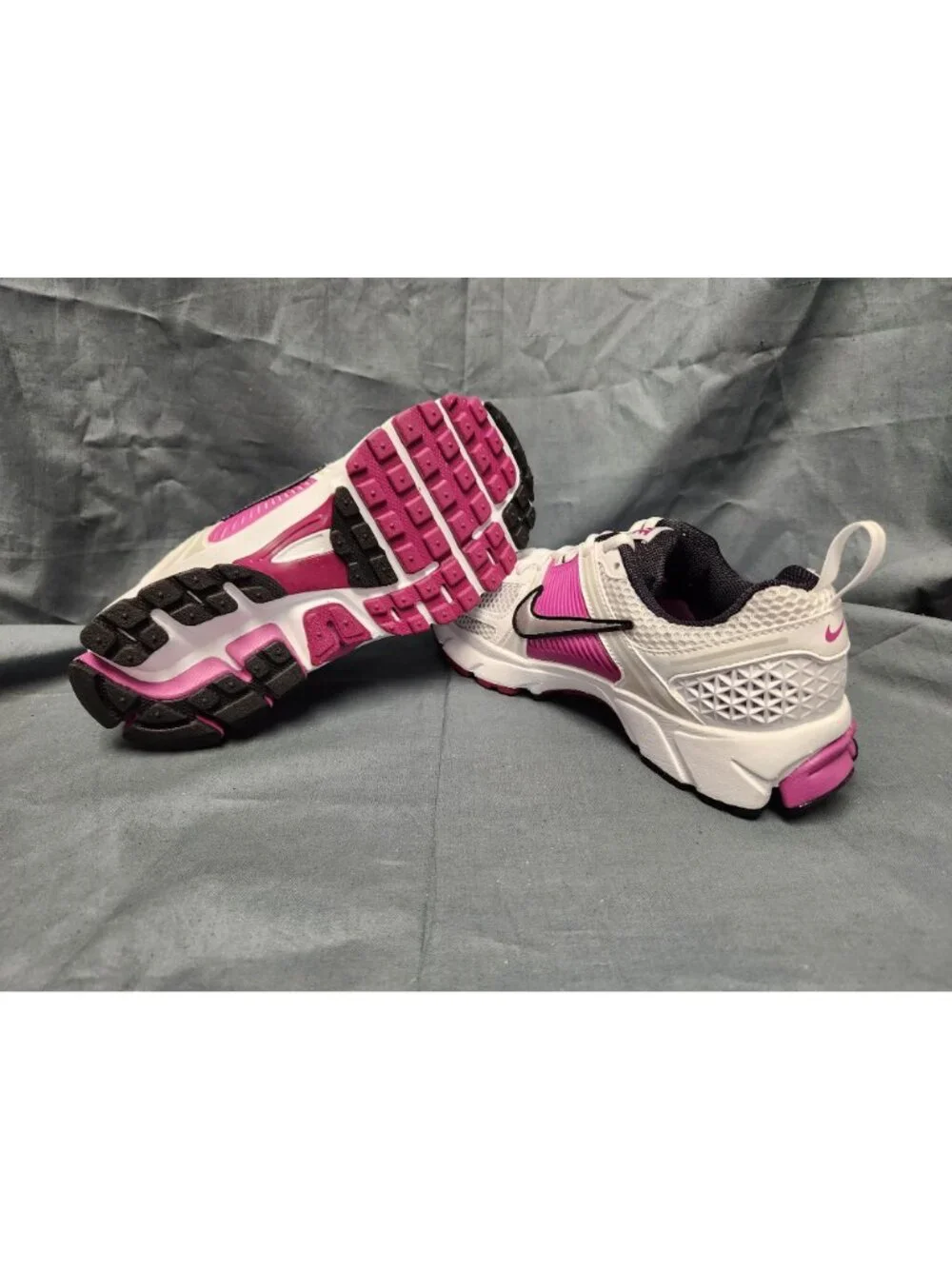 Nike Vomero 5 (GS) Sneakers HF6998 102 White Fuchsia Girls Size 5 NEW NO BOX!